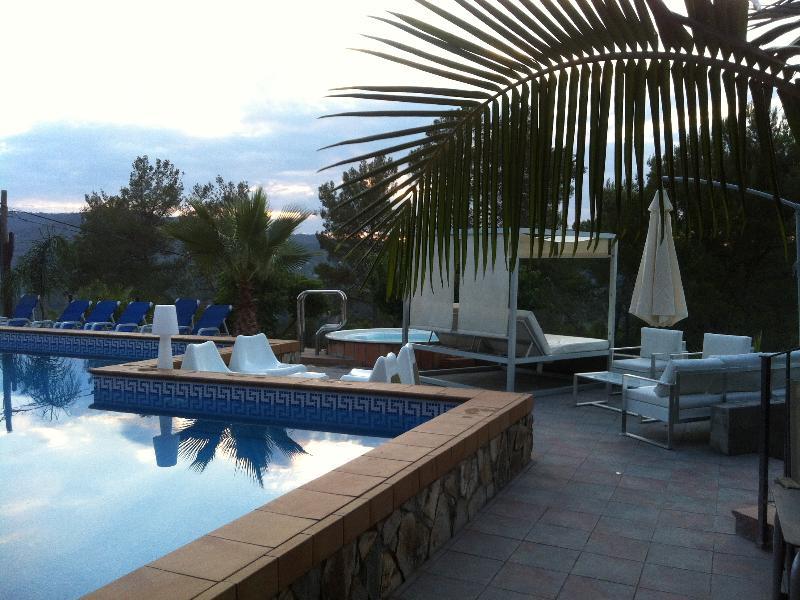 Petit Mirador Hotel Torrelles De Llobregat Екстериор снимка